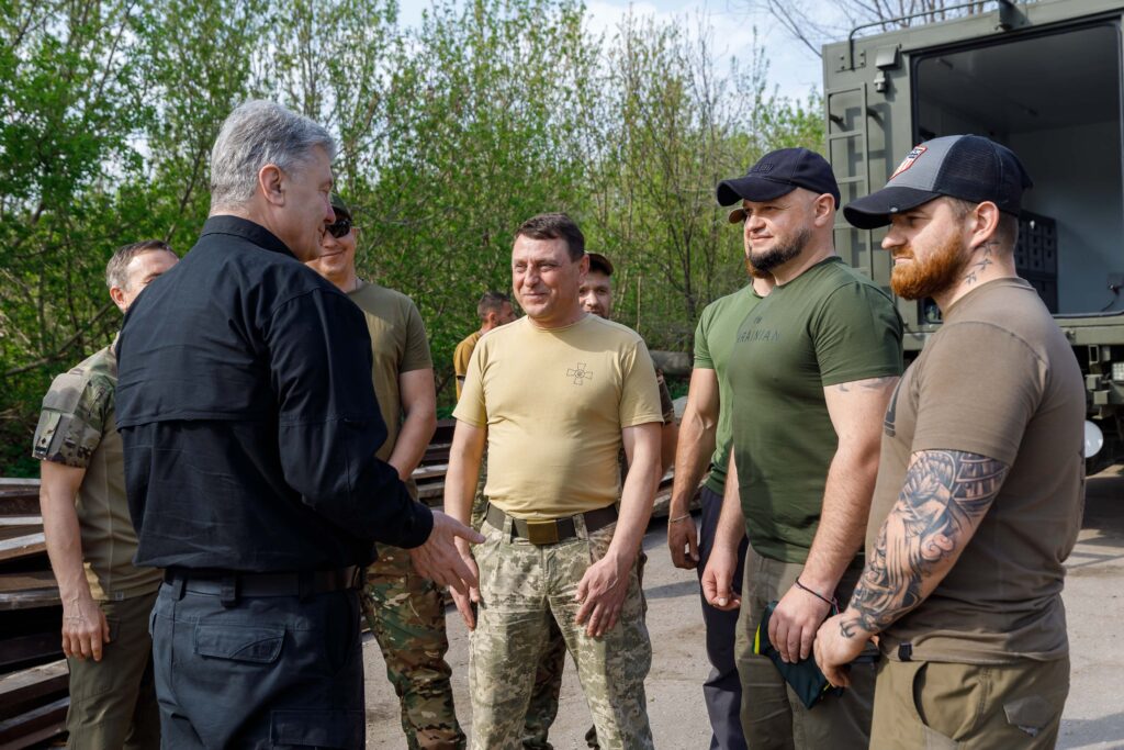 Порошенко подав законопроєкт про збільшення фінансування військових частин на 10 млрд грн