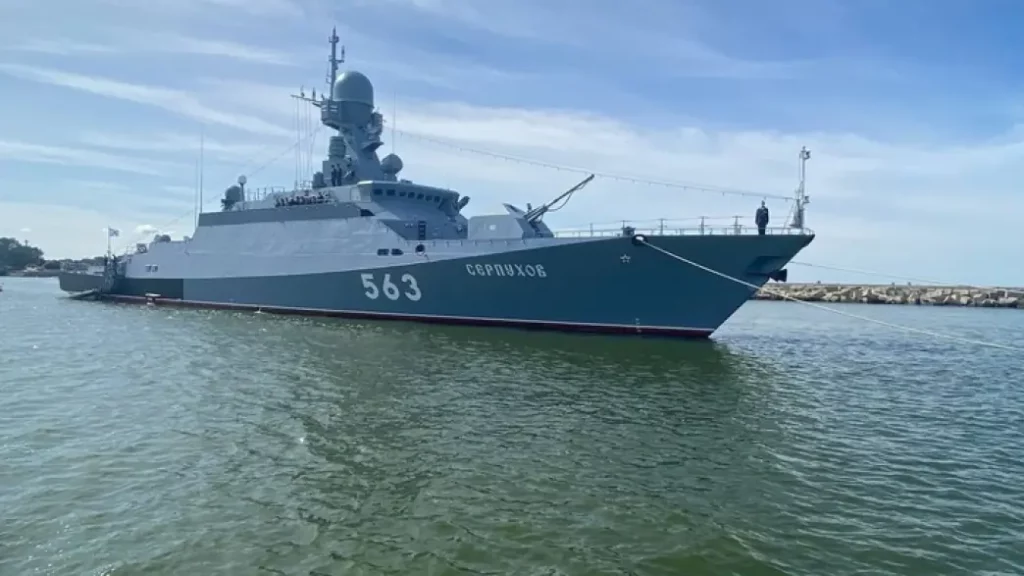 У Росії вигорів ракетний корабель “Сєрпухов” у Балтійському морі: у ГУР розкрили деталі