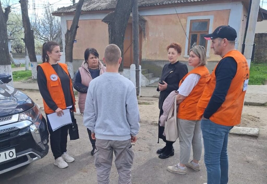 Спричинили фізичний та психологічний тиск: на Одещині четверо у військовій формі “запакували” у бус 14-річного хлопця