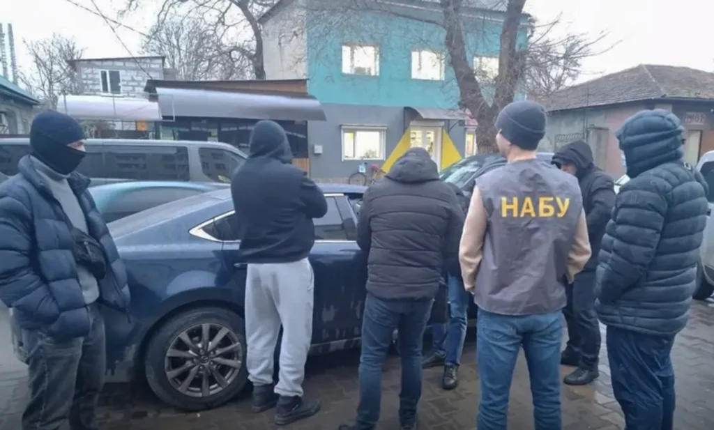 Мэр Рени получил девять лет тюрьмы за взятку.