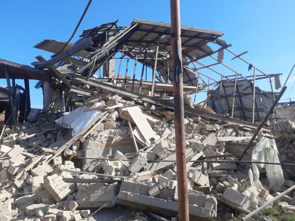 Россияне ударили артиллерией по Никополю: разрушен жилой дом, есть раненые