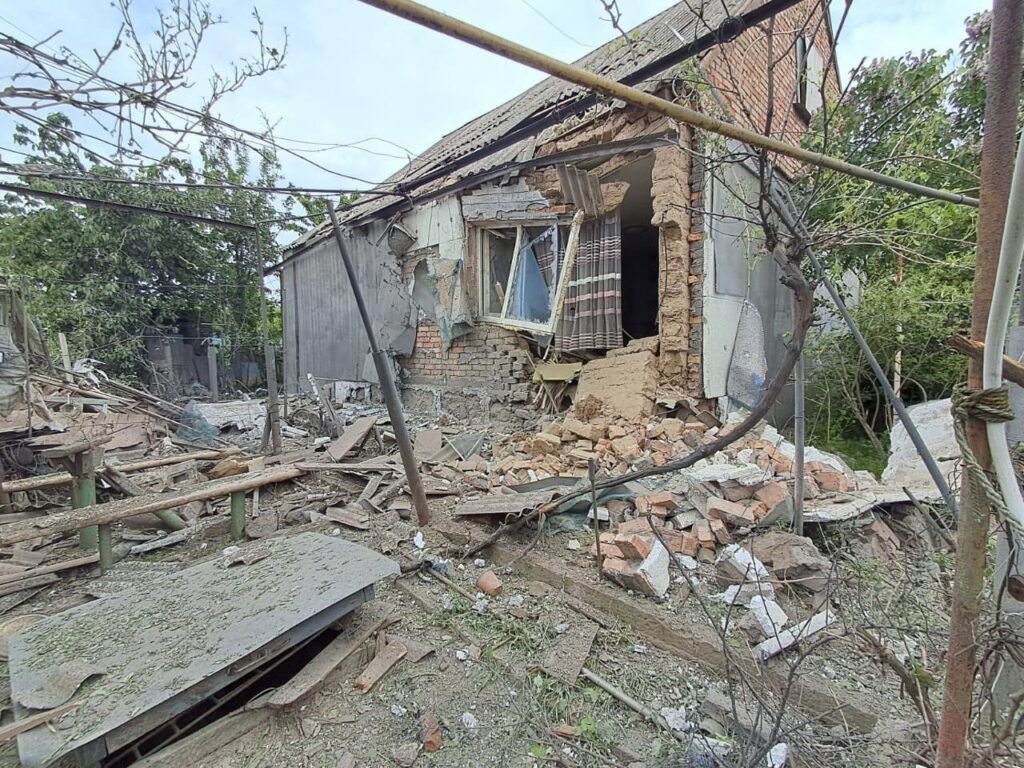 Росіяни з важкої артилерії двічі обстріли Нікопольський район Дніпропетровщини