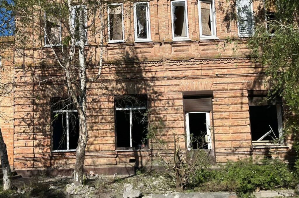 Армія РФ п’ять разів обстріляла Нікопольщину з артилерії, є руйнування
