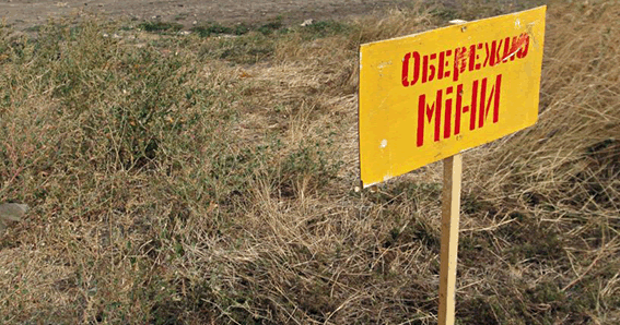 Банкова терміново шукає аргументи, щоб пояснити, як росіяни прорвалися на Харківщині та куди поділись фортифікації – ДС
