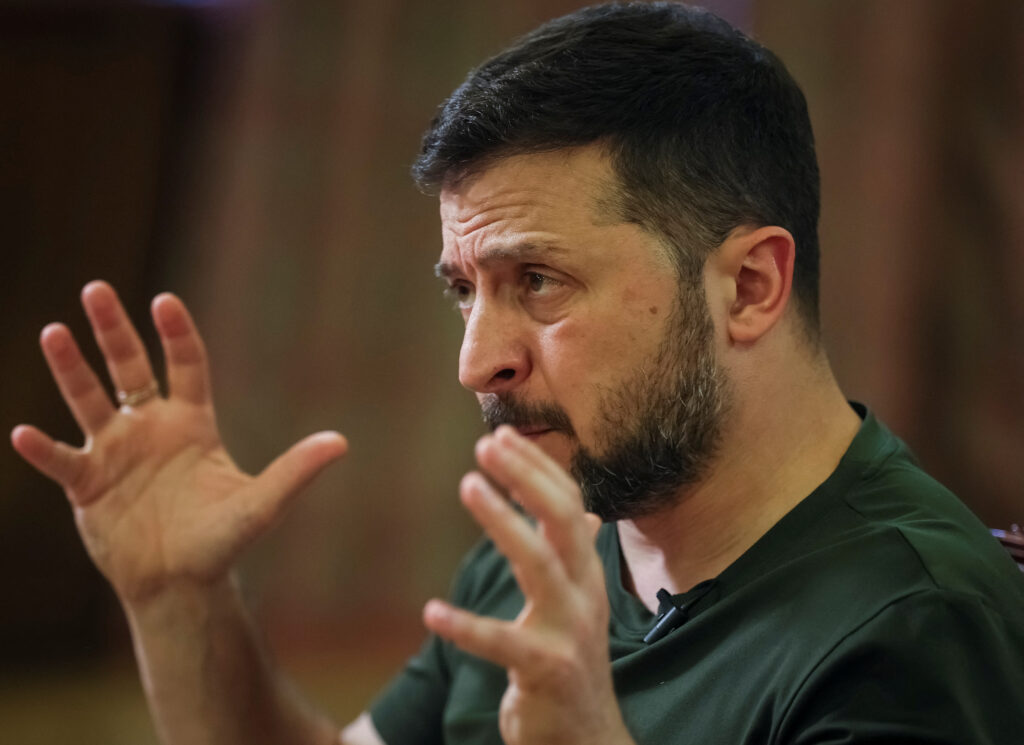 Офіс президента планує зробити відповідальними за капітуляцію перед РФ простих українців
