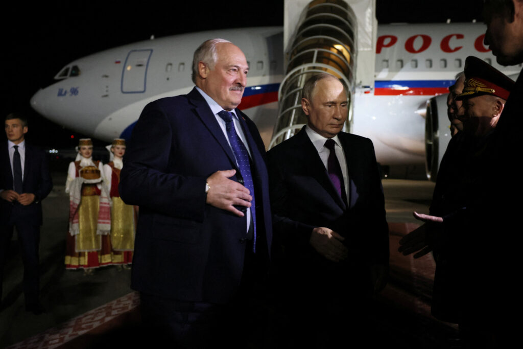 Встреча диктаторов в Минске: политолог оценил вероятность прорыва войск из Белоруссии
