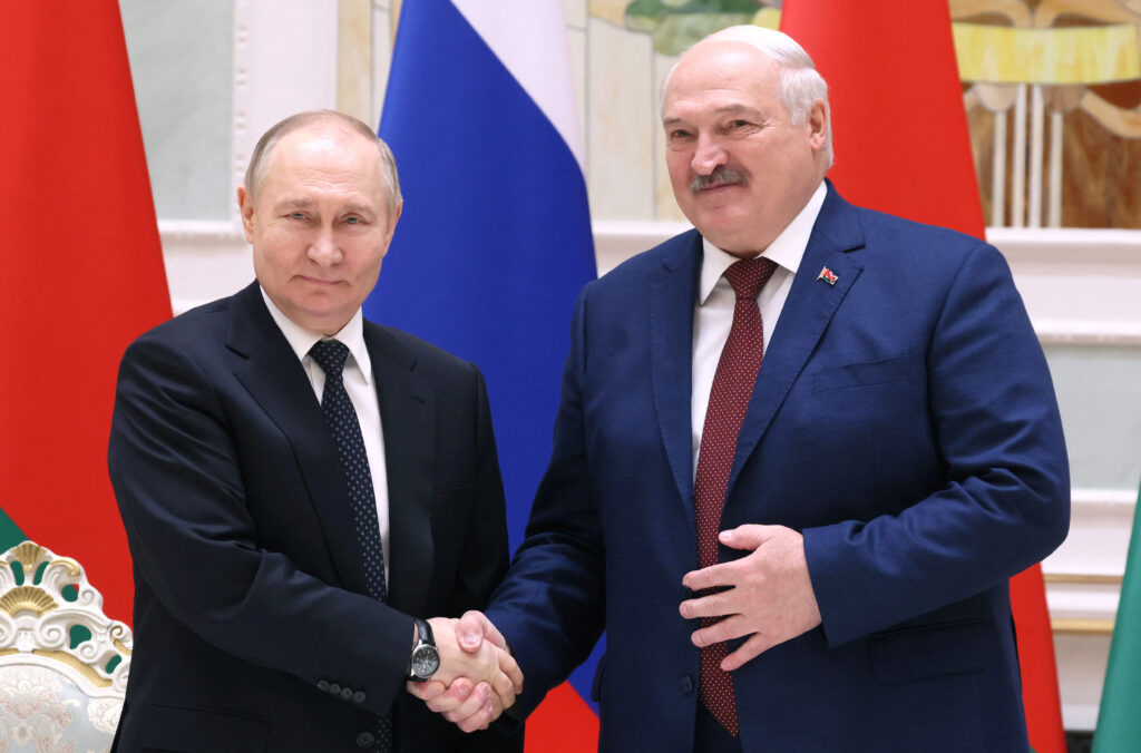 Zelensky announced the expansion of sanctions against Lukashenko due to Russian aid