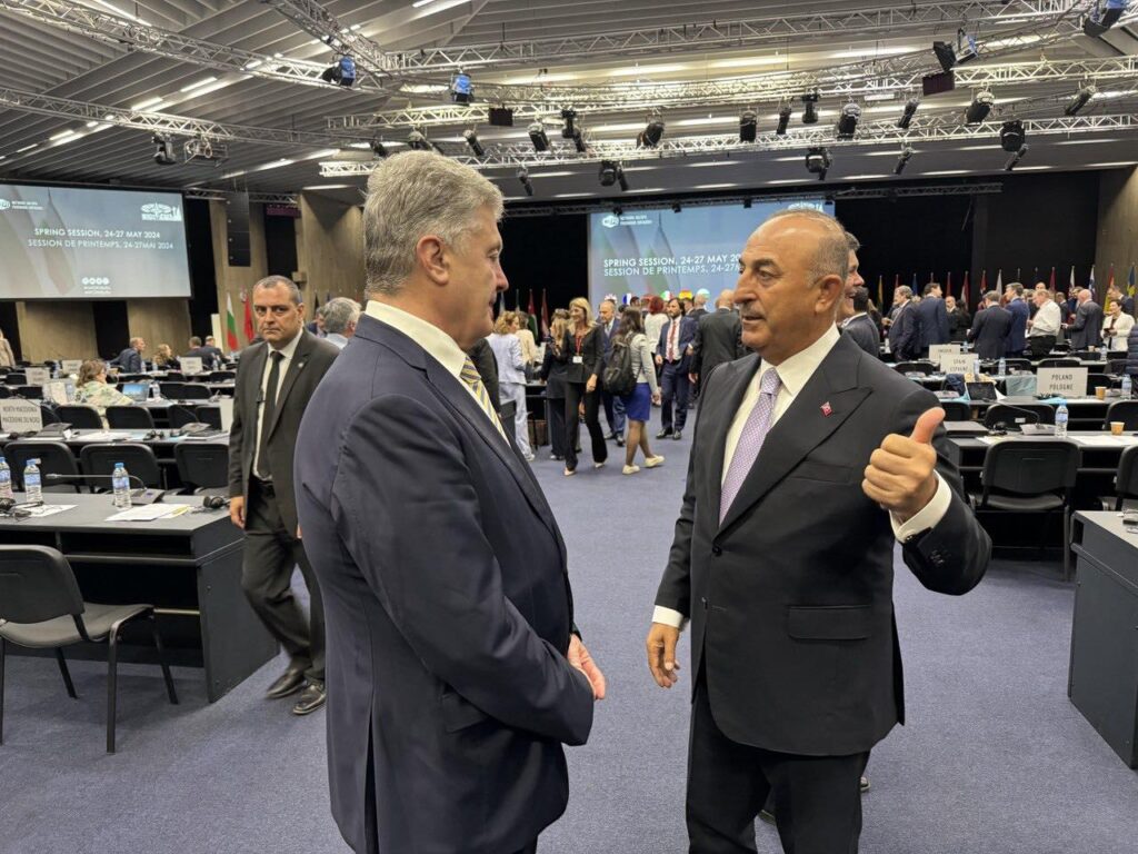 Порошенко в Софії провів зустріч з Чавушоглу: про що говорили
