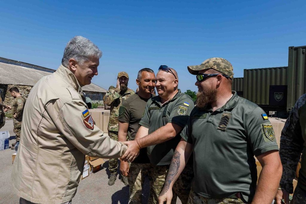 Атака на військових та опозицію: чого хоче Банкова