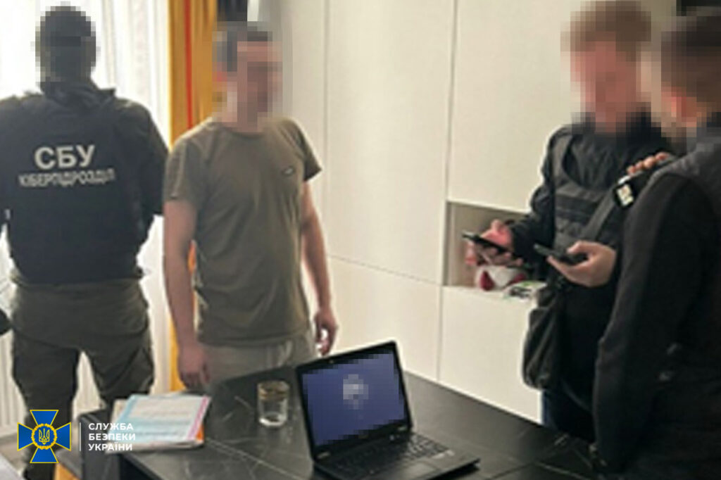 “Зливали” локації військових та працювали на зрив мобілізації: СБУ затримала на Київщині п’ятьох блогерів
