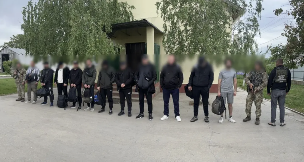 На Одещині 11 чоловіків намагались нелегально потрапити у Молдову