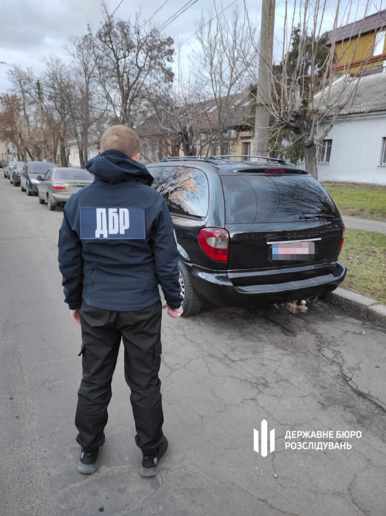 Намагався продати авто, завезені з-за кордону для ЗСУ: в Україні за незаконне збагачення судитимуть військового