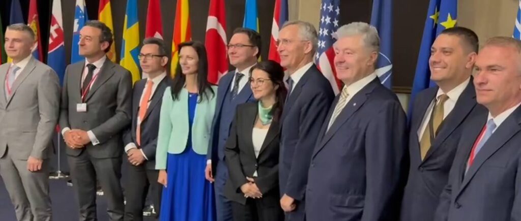 Украина сделала многое для приглашения в НАТО, надеюсь, на саммите в Вашингтоне это услышат — Порошенко