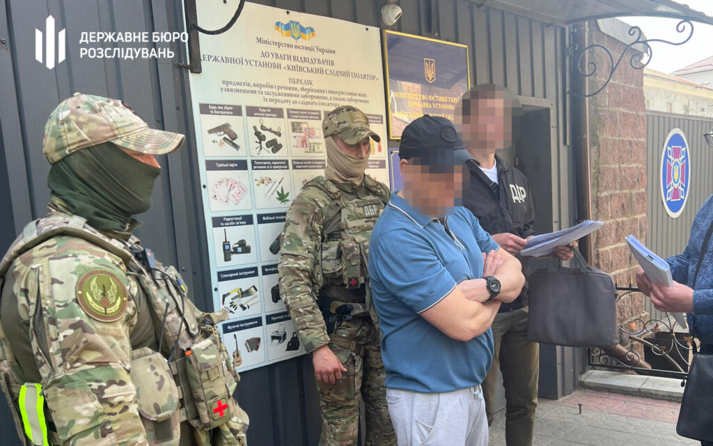 Планировал скрываться за границей: ГБР сразу же на выходе из СИЗО повторно задержали одесского военкома Борисова