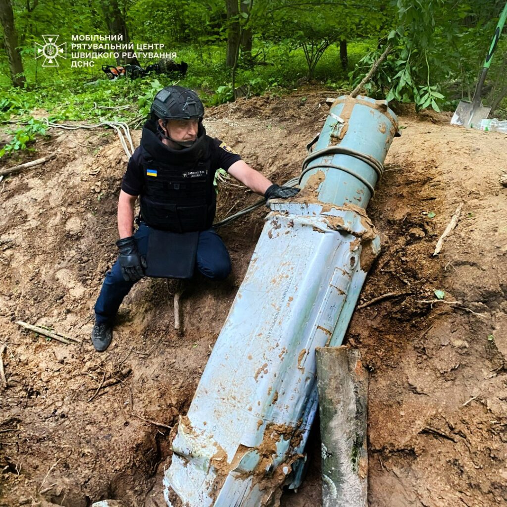 В Киеве саперы обезвредили боевую часть российской ракеты Х-69