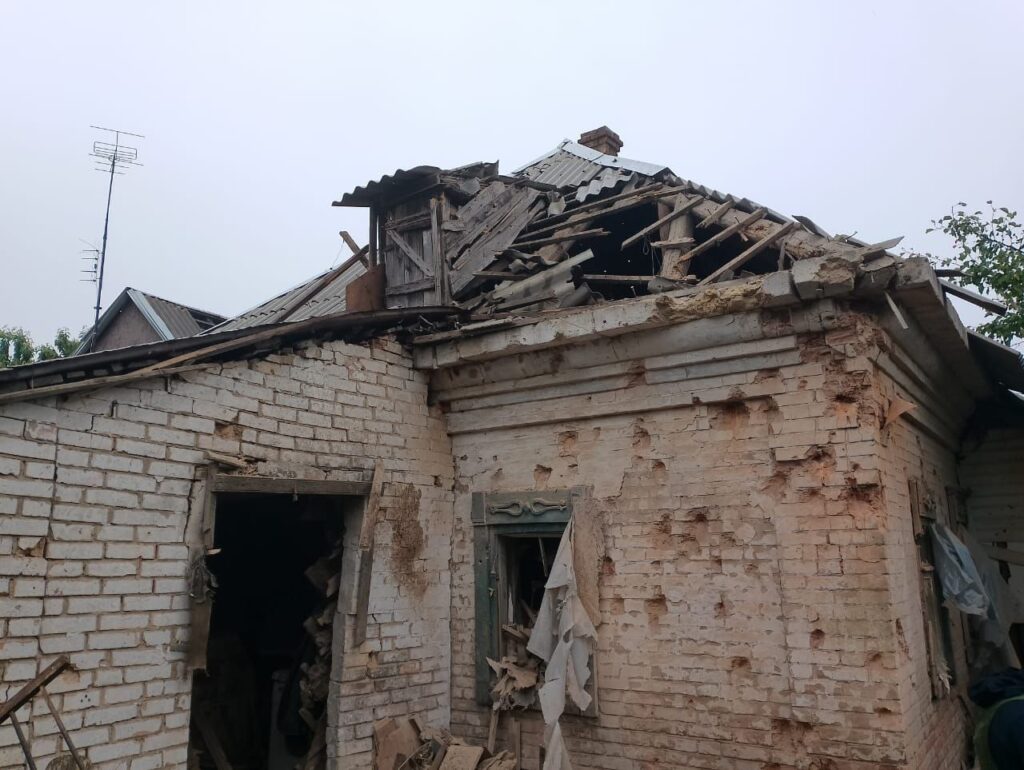 Армія РФ з артилерії обстріляла Нікополь, є поранені