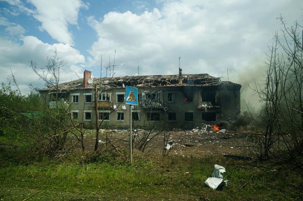 «Оборону приходится держать в руинах»: как выглядит Волчанск, спустя год после начала российского наступления