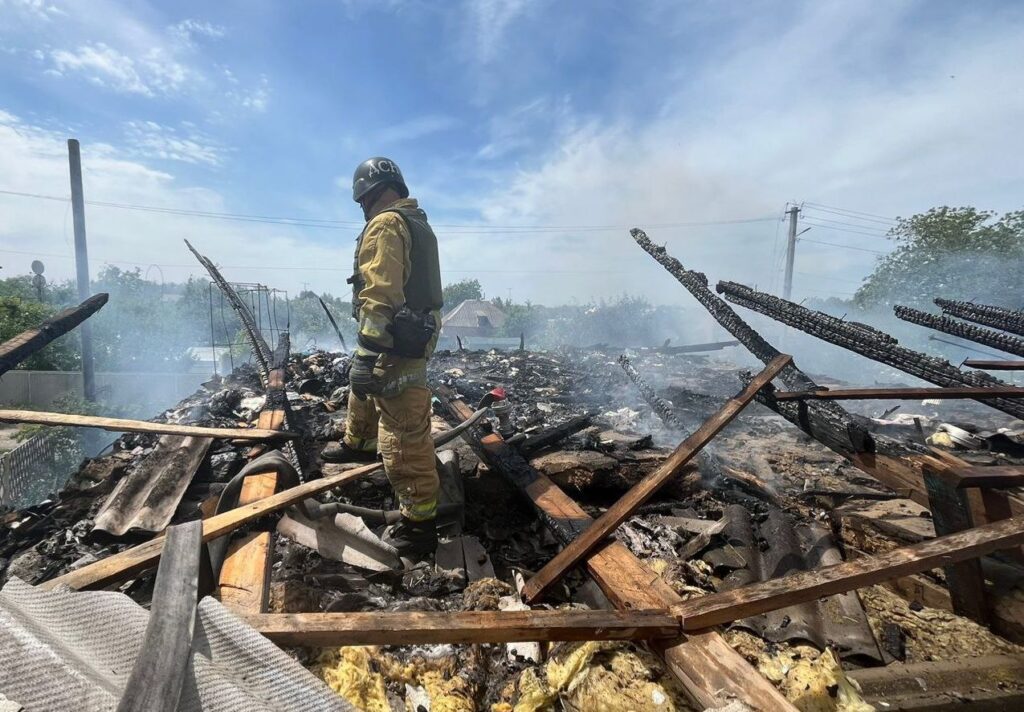 Армія РФ обстріляла Нікополь та три громади Дніпропетровщини, є руйнування