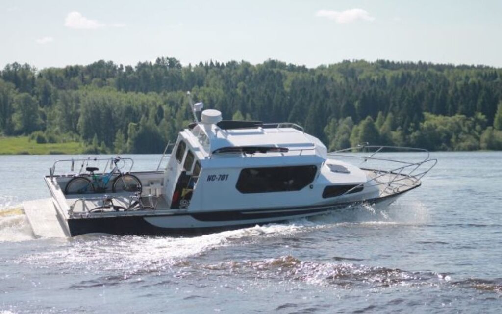 ГУР підтвердило знищення двох десантних катерів РФ в окупованому Криму: деталі операції