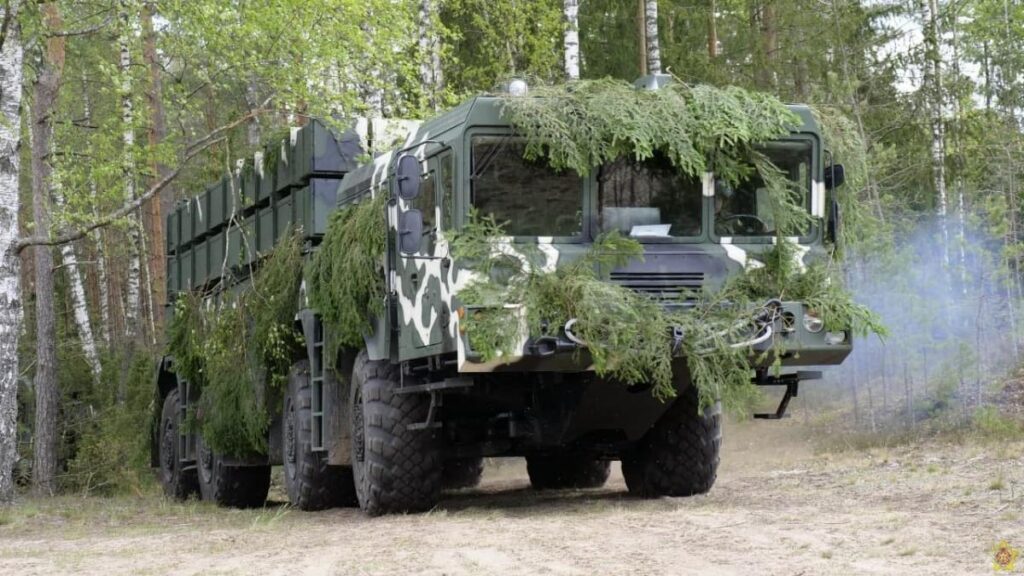 Білорусь розгорнула ракетний комплекс “Полонез” на кордоні з Україною: що відомо