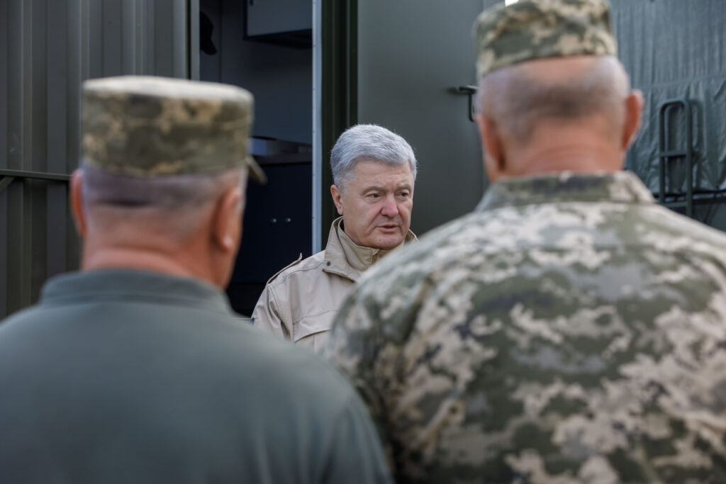 Порошенко в Раді розповів, коли і де має відбутися наступний Саміт миру