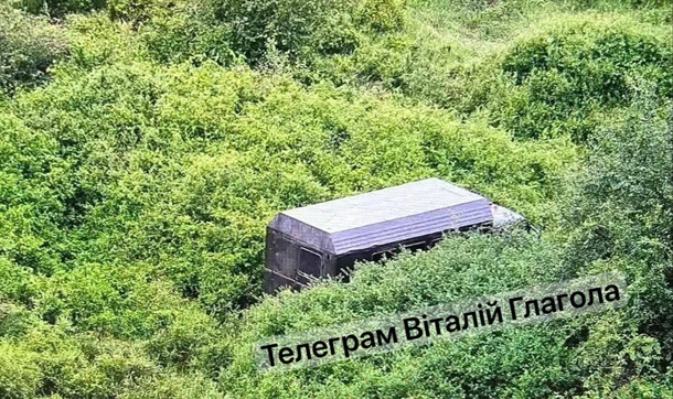 На Закарпатті вантажівка прорвала кордон з Угорщиною, в ній перебували 32 ухилянти