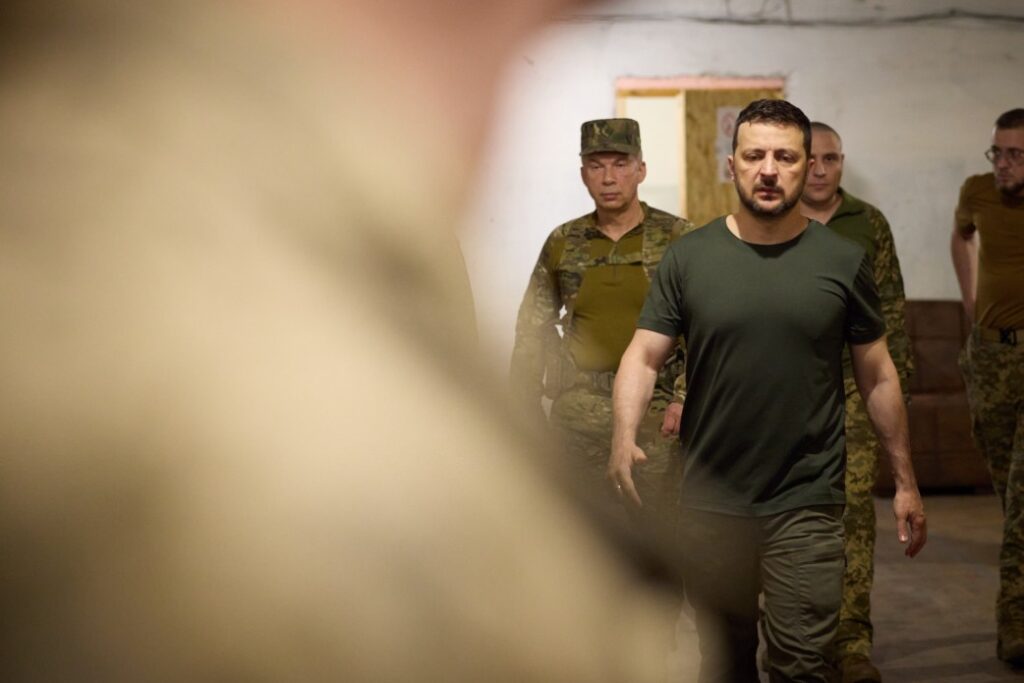 Угрожающий прецедент: в КИУ назвали реальную причину падения доверия к власти
