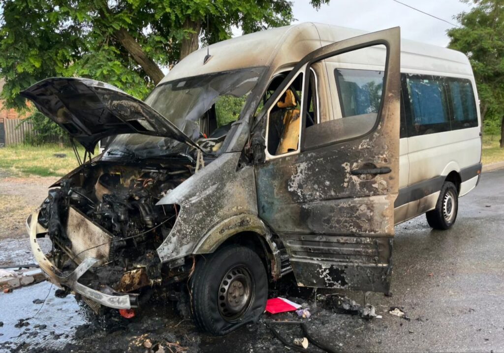 В Днепропетровской области российский дрон попал в рейсовый автобус: пострадали пассажиры