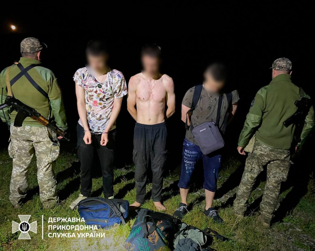 Заплатили за “маршрут” 10 тисяч доларів: у Дністрі при втечі від прикордонників потонув ухилянт