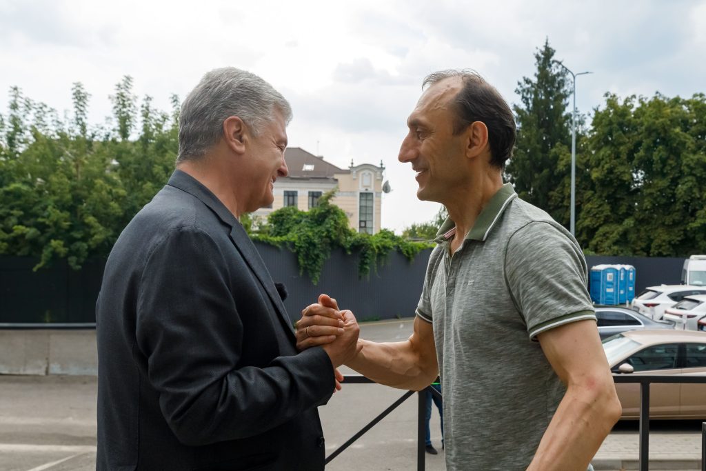 Півтора року у СІЗО, доба на волі і знову домашній арешт: велике інтерв’ю з розвідником Романом Червінським