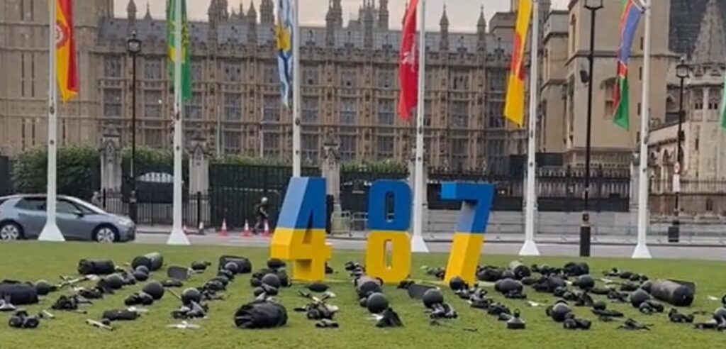 В Лондоне открыли инсталляцию в честь 487 спортсменов, погибших на войне