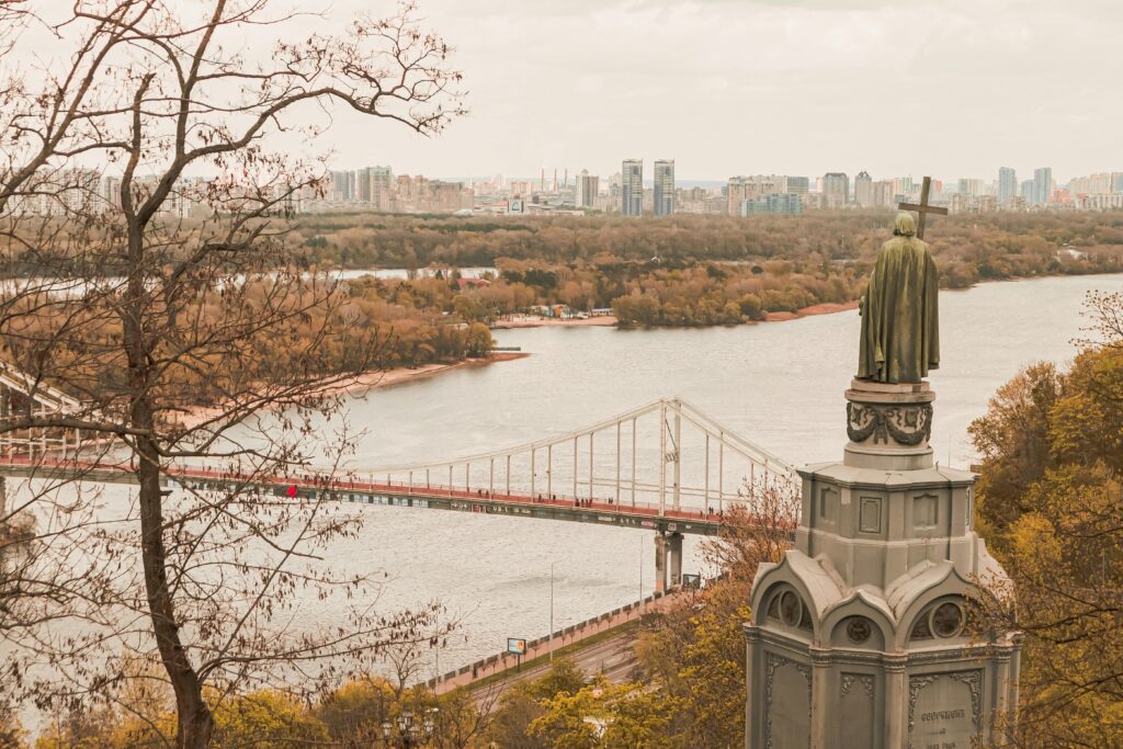 Хрещення Русі – України: як князь Володимир релігію вибирав