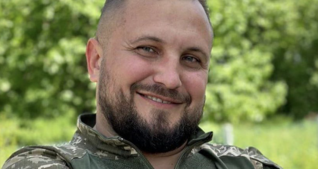 “За всю службу в АТО я не бачив такої кількості вбитих, як за один день в Бучі”: на Донеччині загинув письменник, партієць “Євросолідарності” Василь Паламарчук