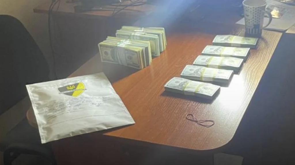 НАБУ викрило прокурорів на отриманні хабаря
