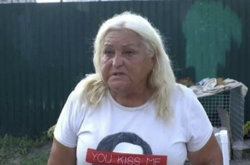 Продає шкарпетки та воює з малолітками — журналісти поспілкувались з матір’ю Миколи Тищенка та дізналися про спадкову психічну хворобу