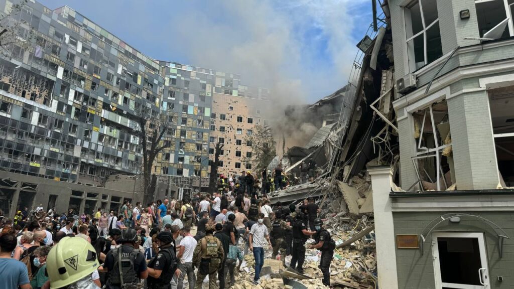 Росія масованим ракетним ударом вбила близько 20 людей, півсотні поранених – МВС