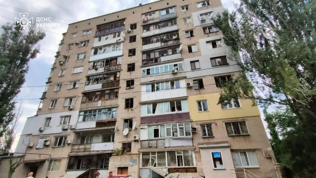 Россияне ударили ракетой по Николаеву: трое погибших – среди них ребенок