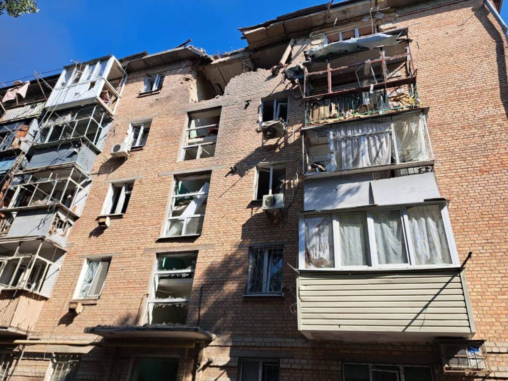 Російські окупанти обстріляли Нікополь: постражадали діти