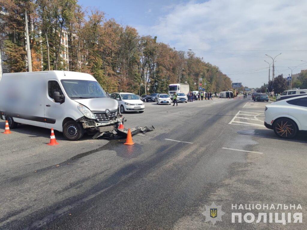 У Вінниці сталась ДТП: мікроавтобус зіткнувся з маршруткою
