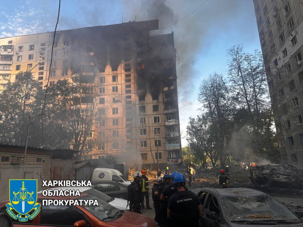Обстріл Харкова: кількість жертв зростає, є ризик руйнування будинку