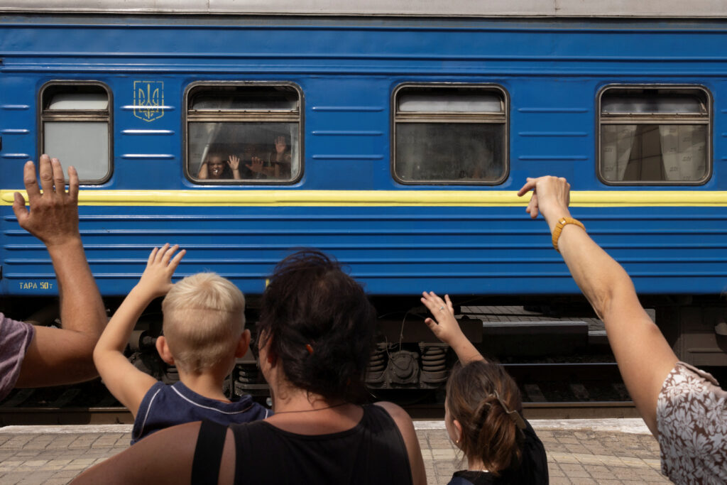 The need for evacuation is growing: more than a million people need to be evacuated from frontline areas