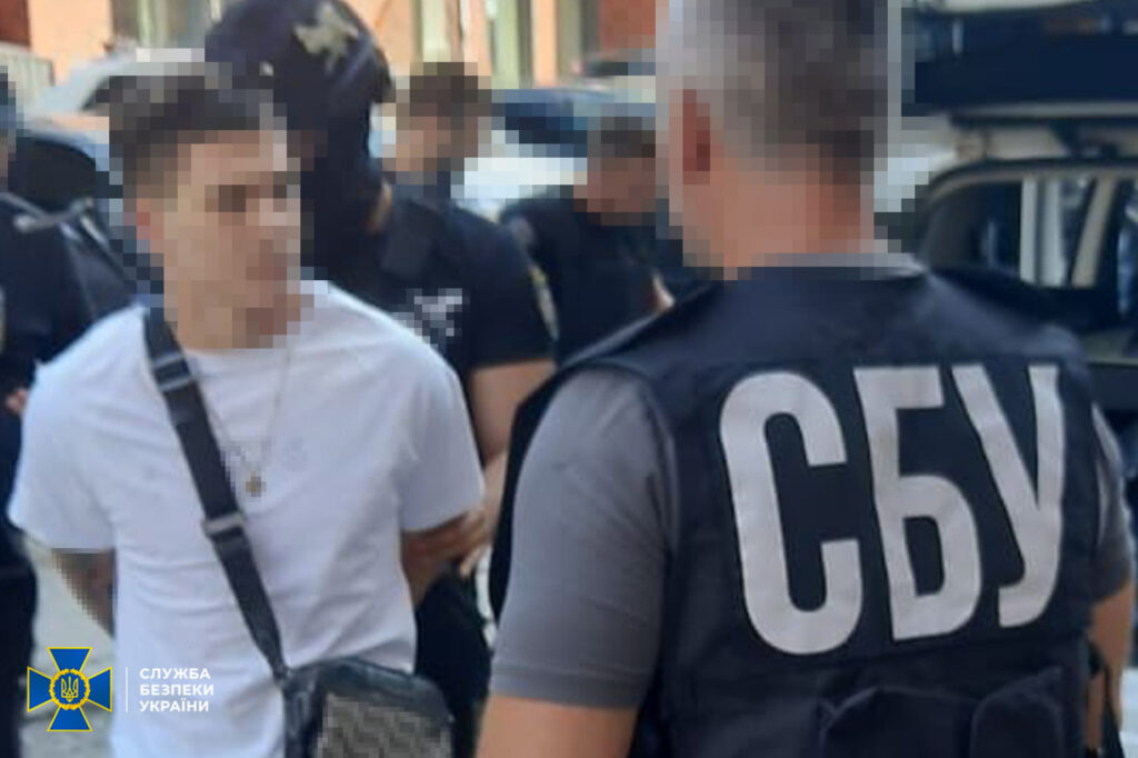 Підпалювали авто та житло військових: у двох областях України затримали три групи російських агентів