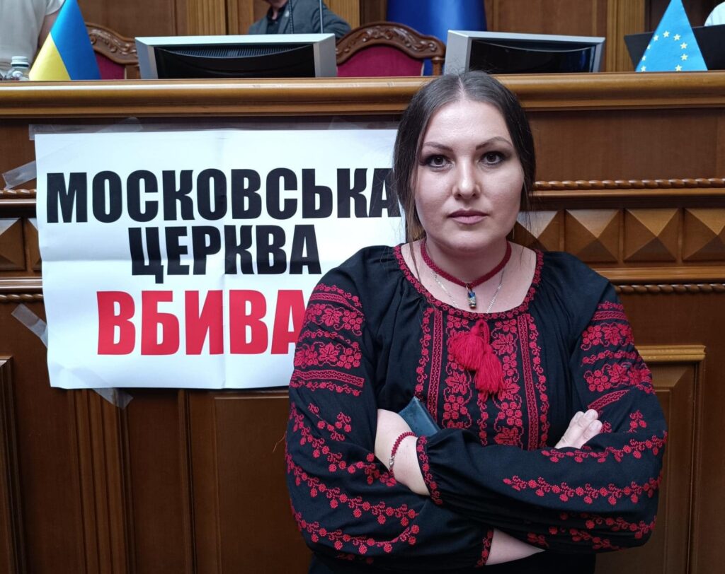 Голоси за заборону УПЦ МП у Раді є, але “слуги” вагаються під впливом Єрмака – Федина