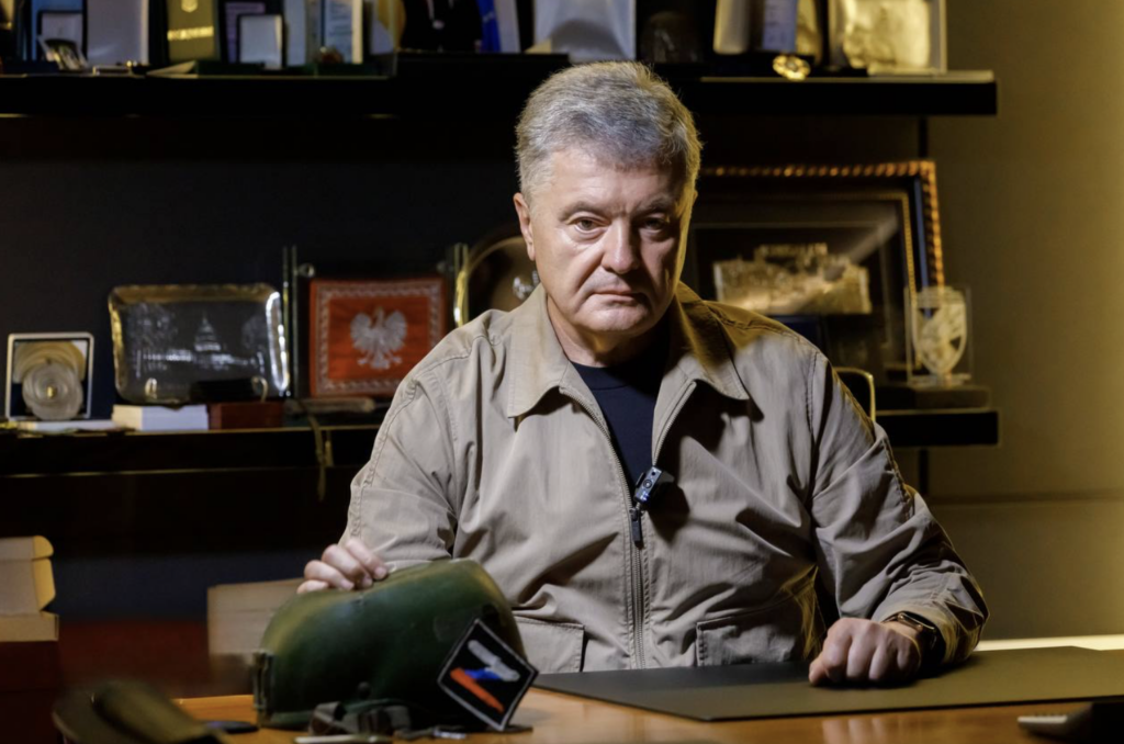 Российские власти признали Порошенко «террористом и экстремистом» — в ответ он предложил конкурс, чтобы потролить россиян