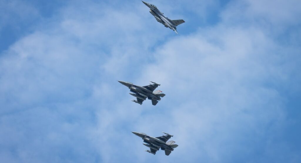 Ukraine creates F-16 squadron with foreign pilots – media