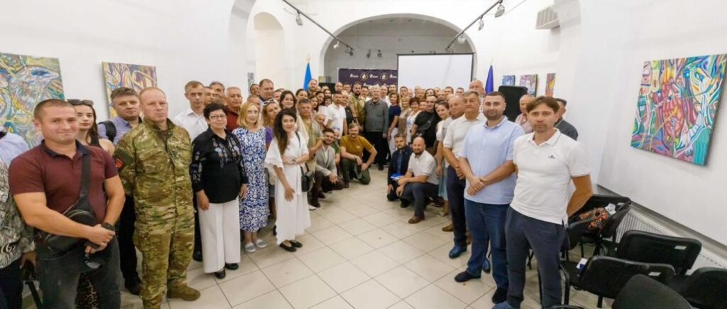 Понад 200 військових частин: Порошенко в Чернівцях розповів про потреби і допомогу Силам оборони