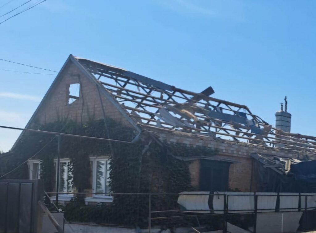 Росіяни масовано обстріляли Нікополь та дві громади Дніпропетровщини, є поранені