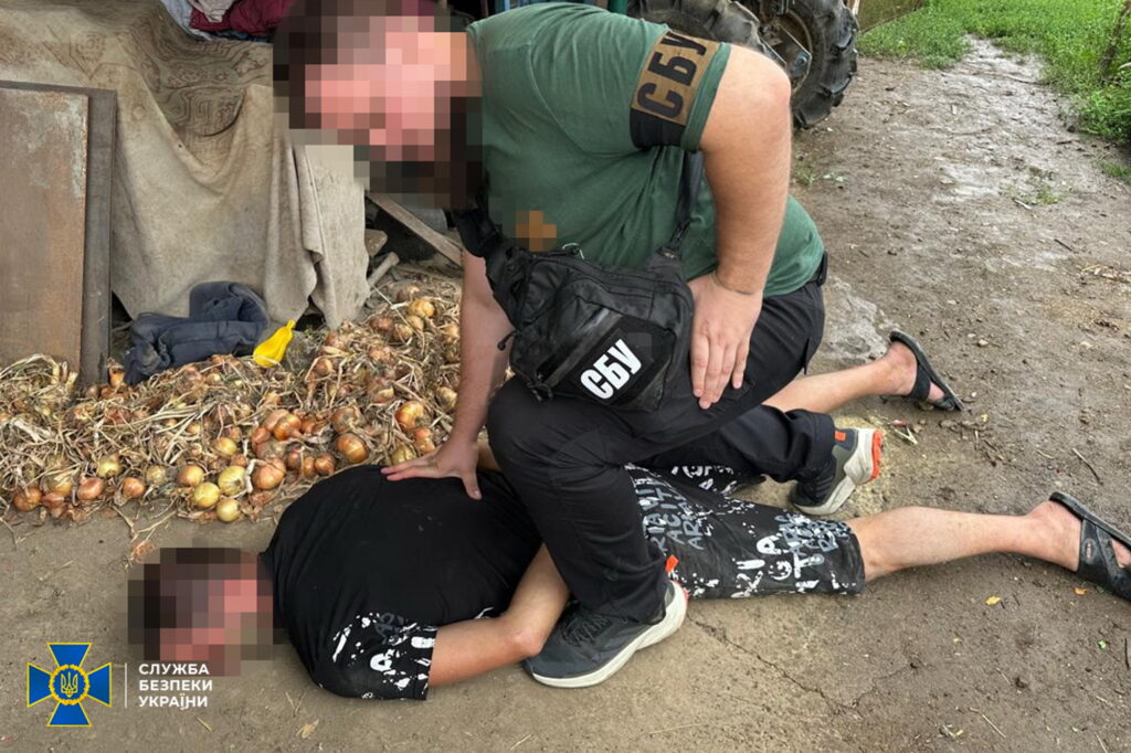 На замовлення ФСБ підпалив військове авто: у Вінниці затримали іноземного російського агента
