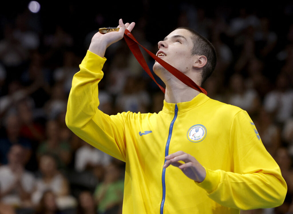 Плавець Сербін виборов для України третє “золото” Паралімпіади-2024 та оновив власний світовий рекорд