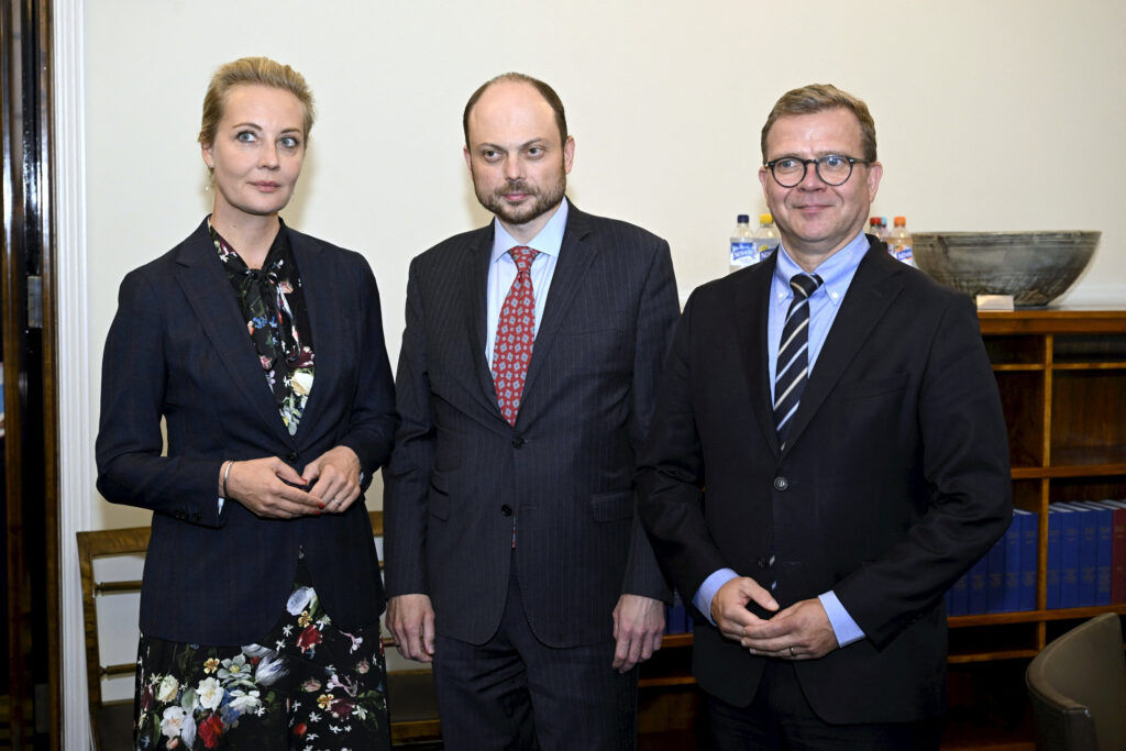Europe still believes in the myth of “good Russians”